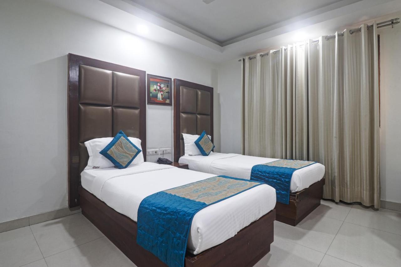 Hotel Sizzling Starr Nové Dillí Exteriér fotografie