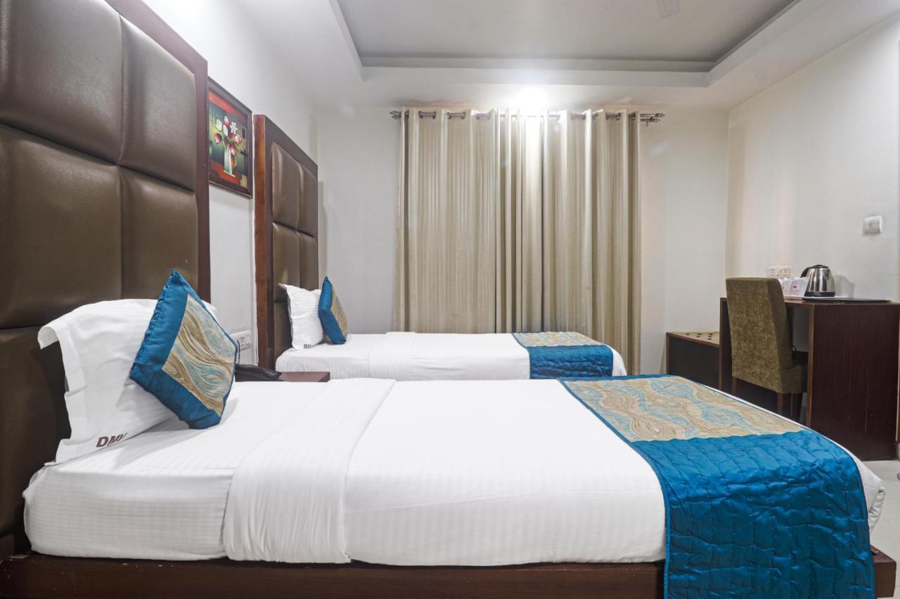 Hotel Sizzling Starr Nové Dillí Exteriér fotografie