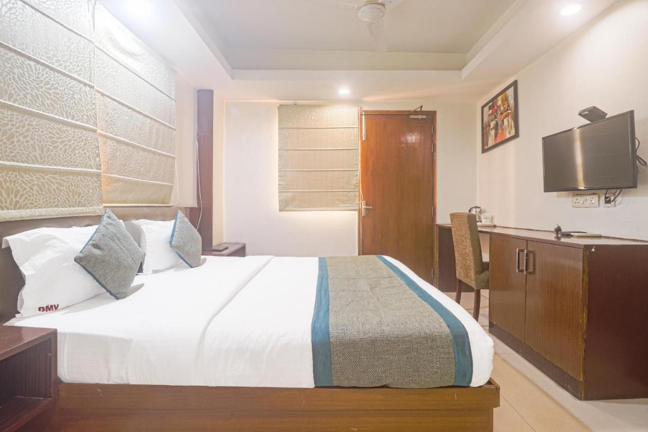 Hotel Sizzling Starr Nové Dillí Exteriér fotografie